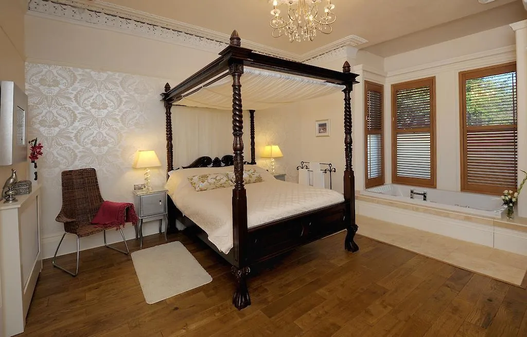 2@109 Hull Hotel Kingston upon Hull